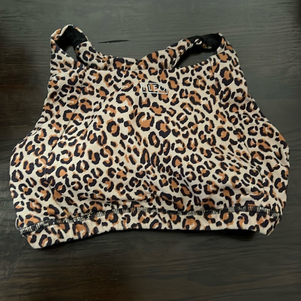 Fleo jourdan sports bra animal print size small